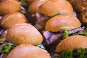 Fischbrötchen an der Gaststätte "Am alten Hafen" in Bodstedt