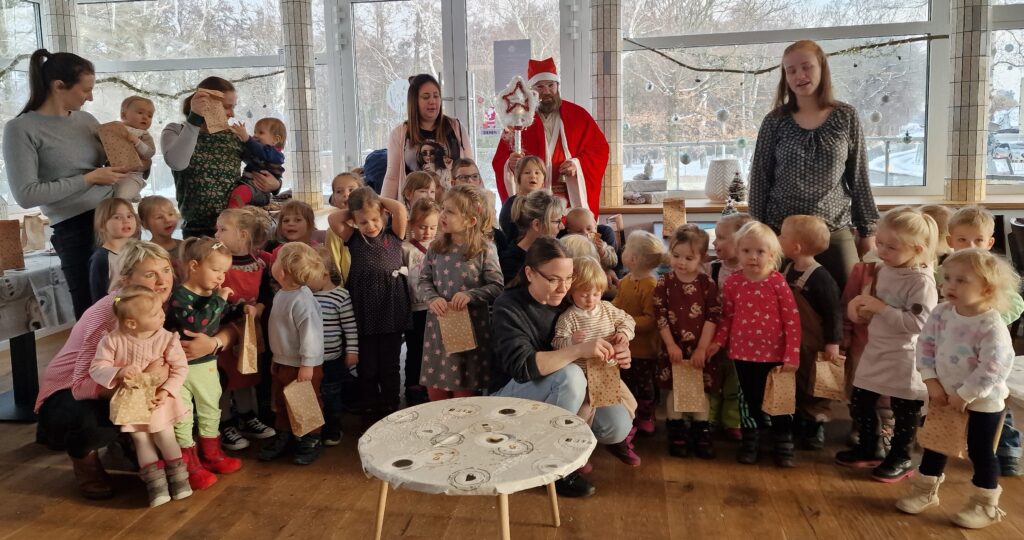 Weihnachtsbäckerei im Cafe Redensee