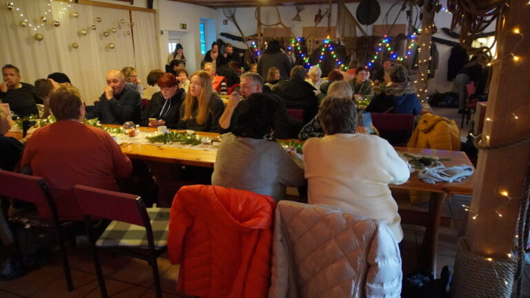Mehr über den Artikel erfahren Nachlese: Der Adventsmarkt mit Weihnachtssingen am 1.12.2024 vom K-Drei e.V. Fuhlendorf