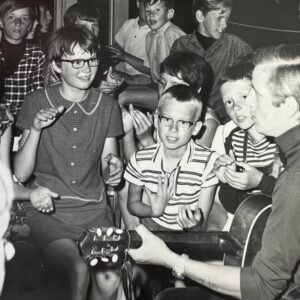 „Wir sind auf der Jagd nach Gammlern“. Erinnerungen an ein Betriebsferienlager der DDR || Karla Götz mit einem Vorwort von Renate Jürgens-Pieper